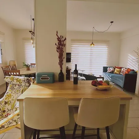 דירה Naturaleza Penthouse לימסול